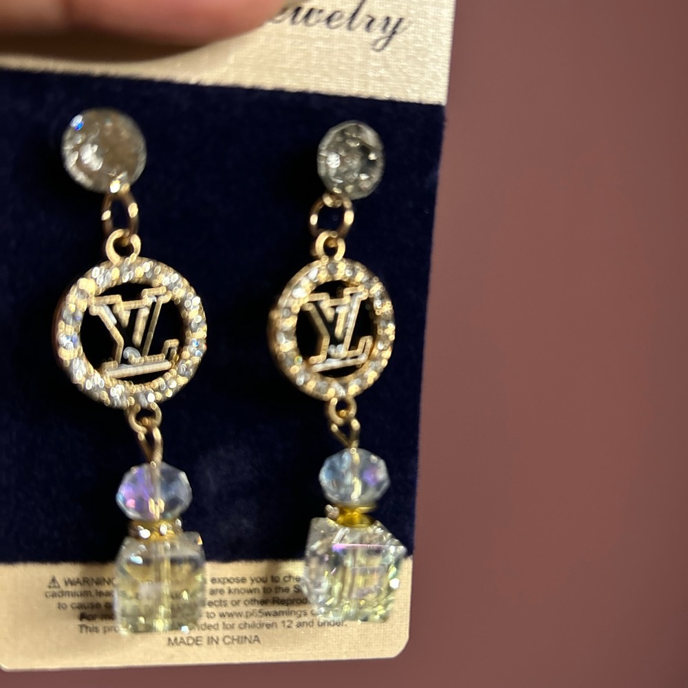 XL design earrings